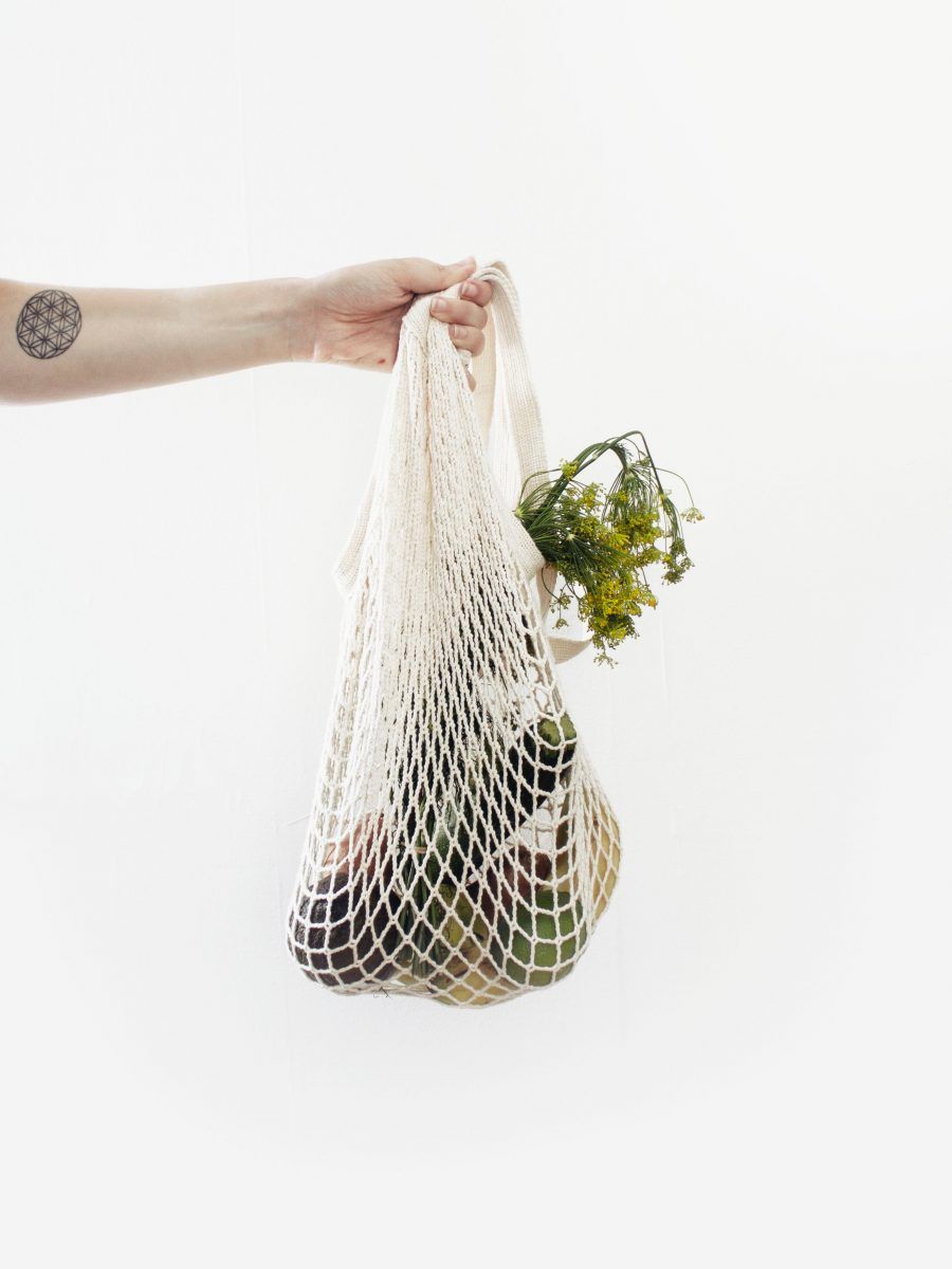 alternatives to single use plastic: tote shopping bags